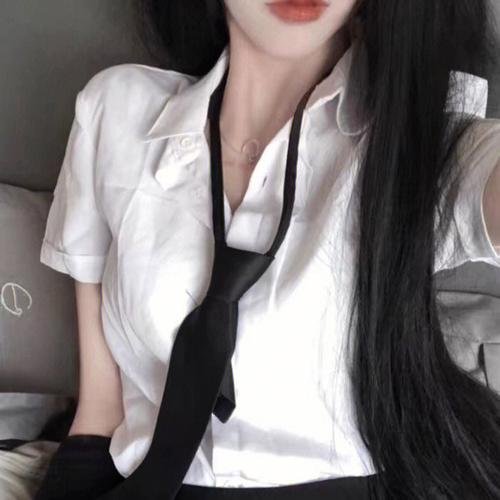 女大学生